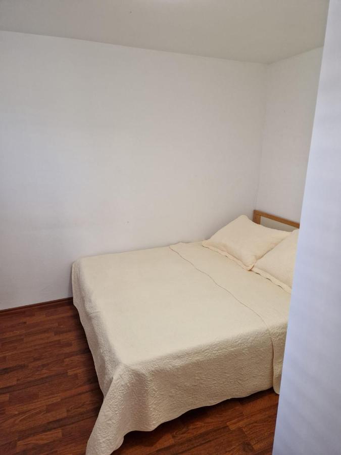 Apartment Misic ريتنا المظهر الخارجي الصورة