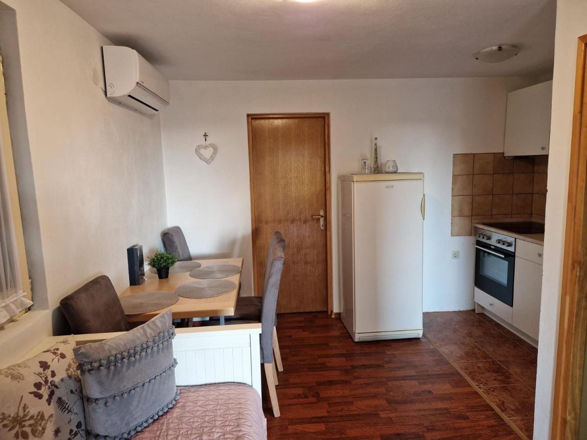 Apartment Misic ريتنا المظهر الخارجي الصورة